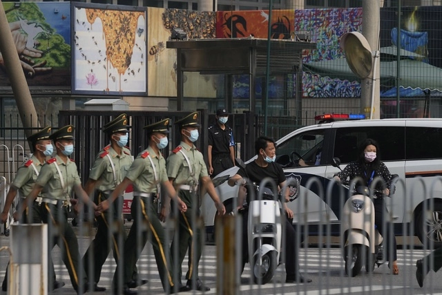 La lectura contrastó un poco con el PMI de servicios oficial de China divulgado el domingo, que mostró un crecimiento moderado, pero ambos indicadores apuntan a una sólida expansión. Foto Ap