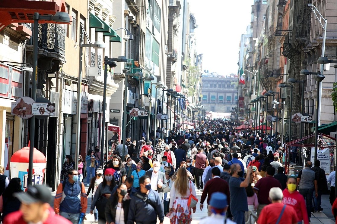Aglomeraciones en el Centro Histórico de la Ciudad de México, el pasado 16 de noviembre. Foto María Luisa Severiano