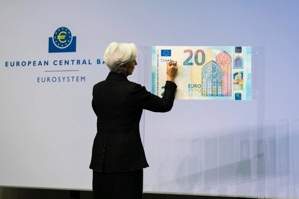 Christine Lagarde en la ceremonia de firma de billetes de euro, en noviembre pasado. Foto Europa Press