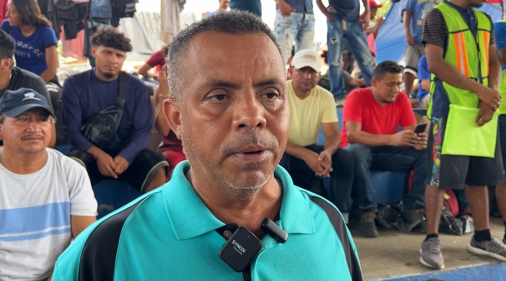 Irineo Mújica, de Pueblo Sin Fronteras, acompañaba a la caravana migrante que salió desde Tapachula, Chiapas, a finales de octubre. Foto Edgar H. Clemente