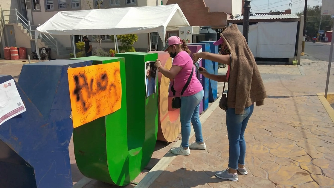 Feministas exigieron que se ponga en marcha un protocolo de atención en favor de la víctima, además de proceder contra el edil. Foto Juan Ricardo Montoya