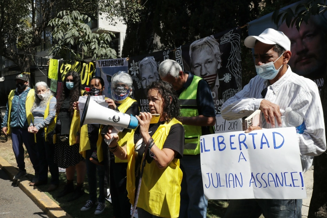 Miembros del colectivo 24F  #Coalición Vida y Libertad organizaron la protesta. Foto Roberto García Ortiz