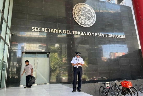 Oficinas de la Secretaría del Trabajo en la Ciudad de México. Foto Alfredo Domínguez / Archivo