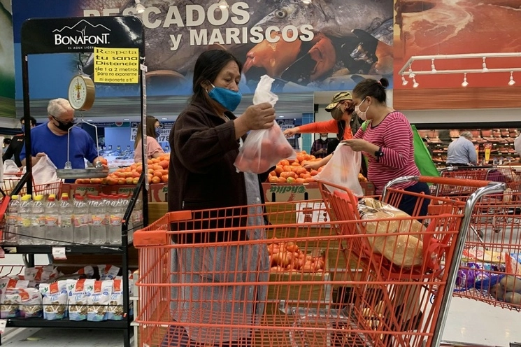 Se quiere informar a los usuarios de la adopción de la clasificación del consumo individual por finalidades (CCIF), norma internacional, para captar los gastos de los hogares mexicanos, señaló el director general adjunto de estadísticas sociodemográficas del Inegi, Octavio Eredia Hernández. Foto María Luisa Severiano / Archivo