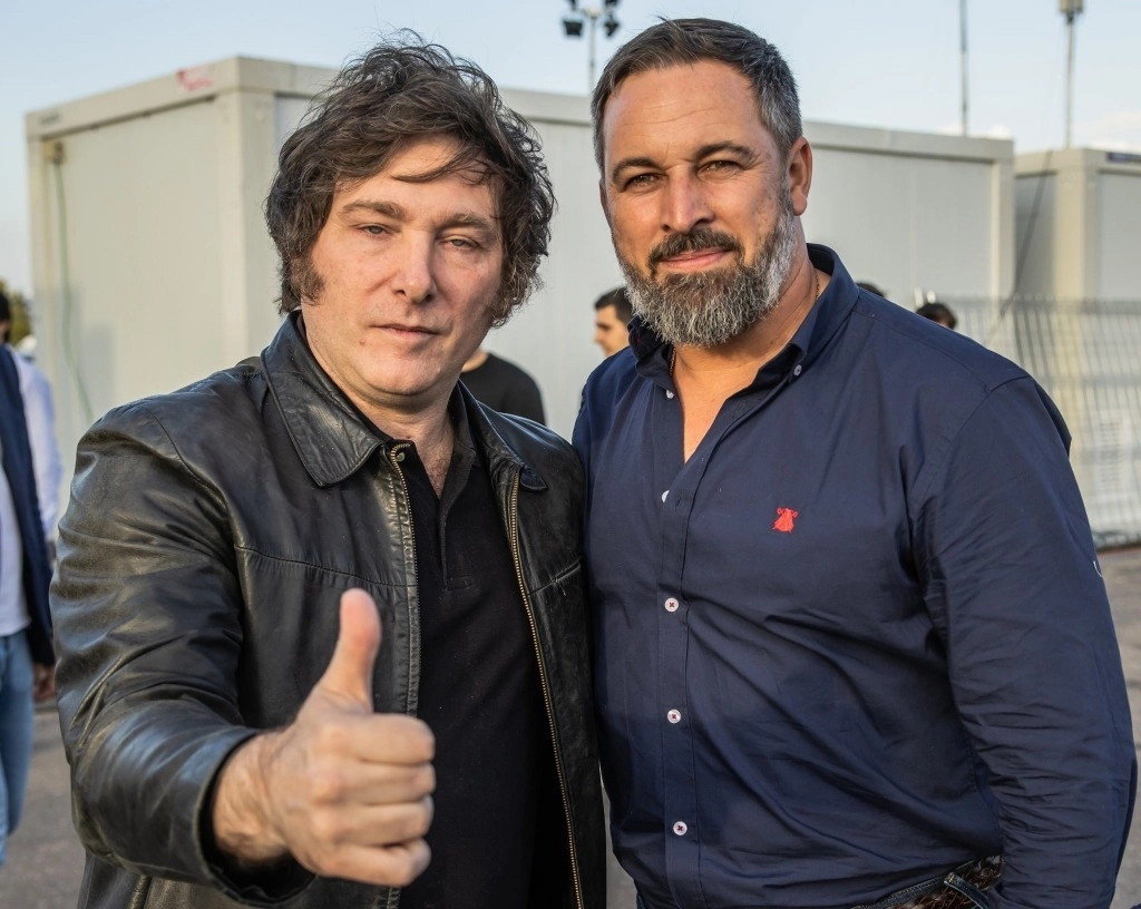 Javier Milei, con el líder de Vox, Santiago Abascal. Foto Europa Press