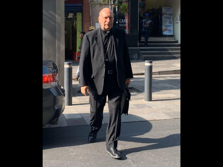 El anuncio apostólico, Franco Coppola, a su llegada a Palacio Nacional para la reunión con el presidente López Obrador. Foto Alma Muñoz