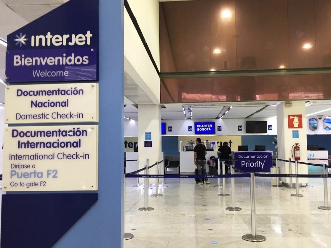 Mostradores de la aerolínea Interjet en el Aeropuerto Internacional de la Ciudad de México. Foto Cristina Rodríguez / Archivo