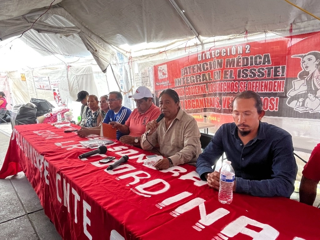 La dirigencia de la CNTE anunció que con el receso del paro no terminan su movilización. Foto Luis Castillo