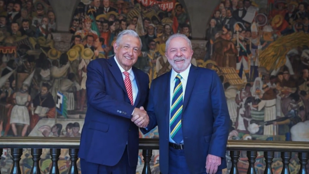 El presidente Andrés Manuel López Obrador (izq) junto con su homólogo de Brasil, Luiz Inácio Lula da Silva (der) en imagen de archivo. Foto SRE