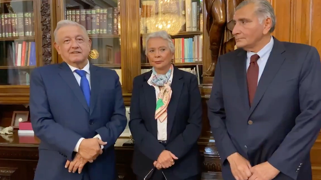 El Presidente al anunciar el regreso de Olga Sánchez Cordero al Senado y el nombramiento de Adán Augusto López como nuevo secretario de Gobernación, el 26 de agosto de 2021. Foto tomada de la transmisión en vivo
