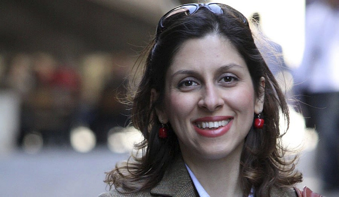 Nazanin Zaghari-Ratcliffe, mujer británico-iraní, es una de las rehenes por las que Gran Bretaña pagará 400 millones de libras para que sea liberada. Foto Ap / Archivo