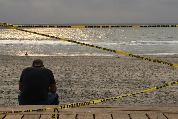 La playa Imperial Beach, en el condado de San Diego, California, permaneció cerrada más de un año debido a que sus aguas están contaminadas. Foto Juan Pablo Guerra / ‘La Jornada Baja California’