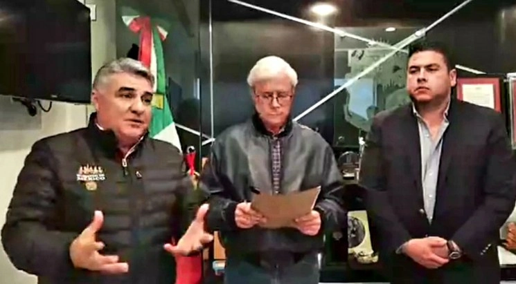 El superdelegado federal en BC, Jesús Alejandro Ruiz informó los resultados de la reunión con autoridades ambientales. Foto Lindero Norte