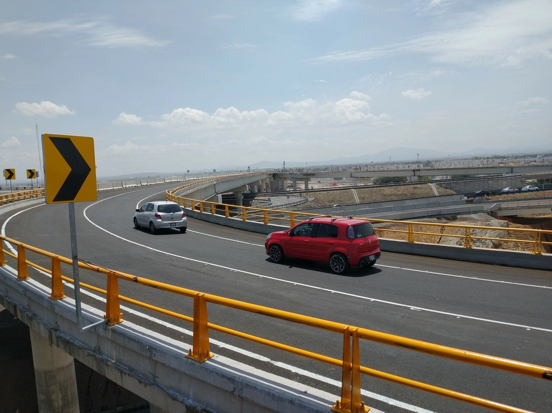 Autoridades acordaron reforzar las medidas de seguridad en la autopista Circuito Interior Mexiquense. Foto La Jornada