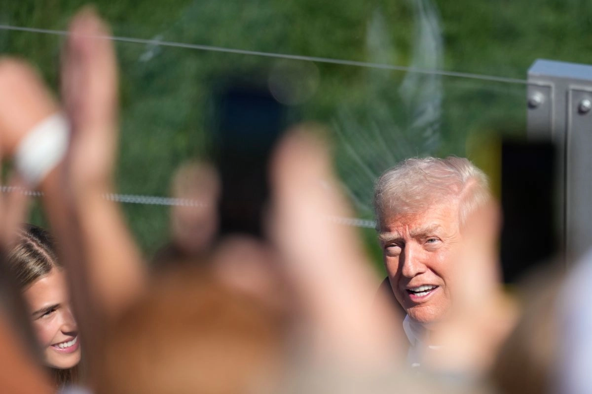 El presidente Donald Trump a su llegada al torneo de golf Ryder Cup en el campo de golf Bethpage Black en Farmingdale, Nueva York, el 26 de septiembre de 2025.