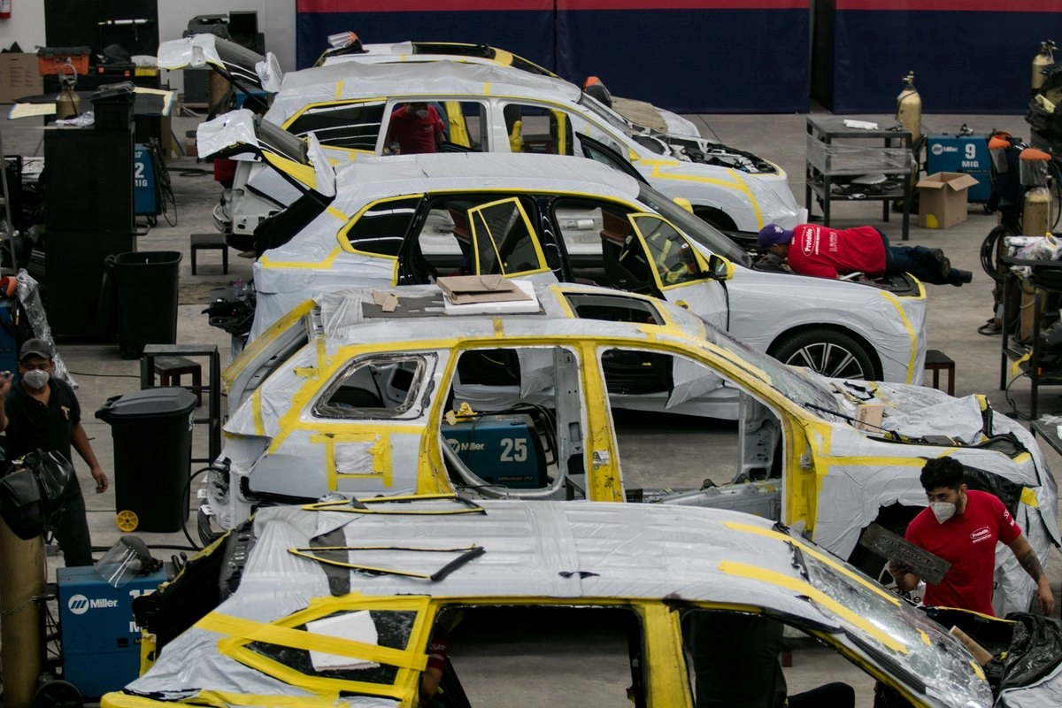 En el mismo espacio, Rogelio Arzate, presidente ejecutivo de la Asociación Nacional de Productores de Autobuses, Camiones y Tractocamiones (ANPACT), comentó que indudablemente el T-MEC ha funcionado para la región, pues es un instrumento legal para el intercambio comercial. Foto 