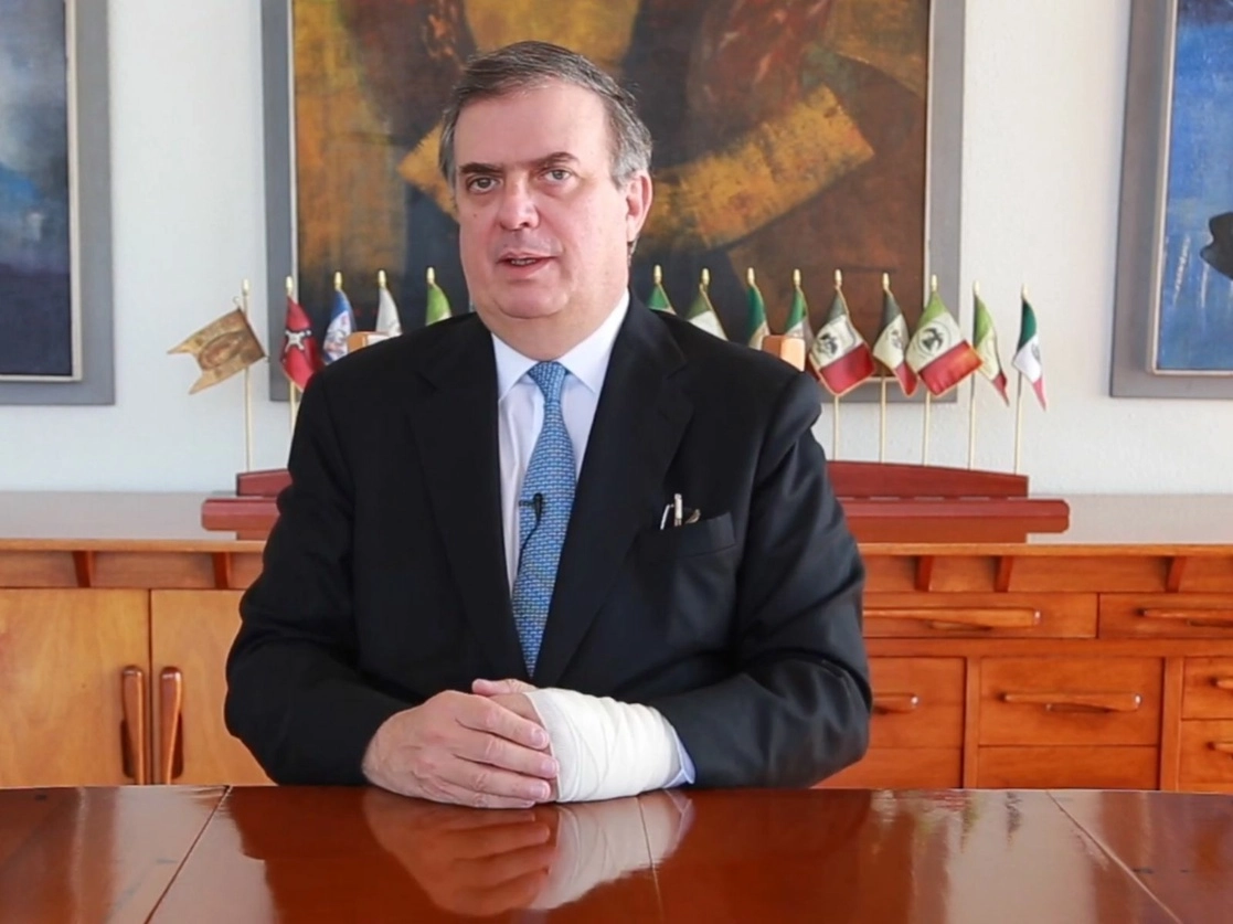 El canciller Marcelo Ebrard durante una videoconferencia este viernes 19 de marzo de 2021. Foto tomada del video difundido a través del Twitter de @SRE_mx