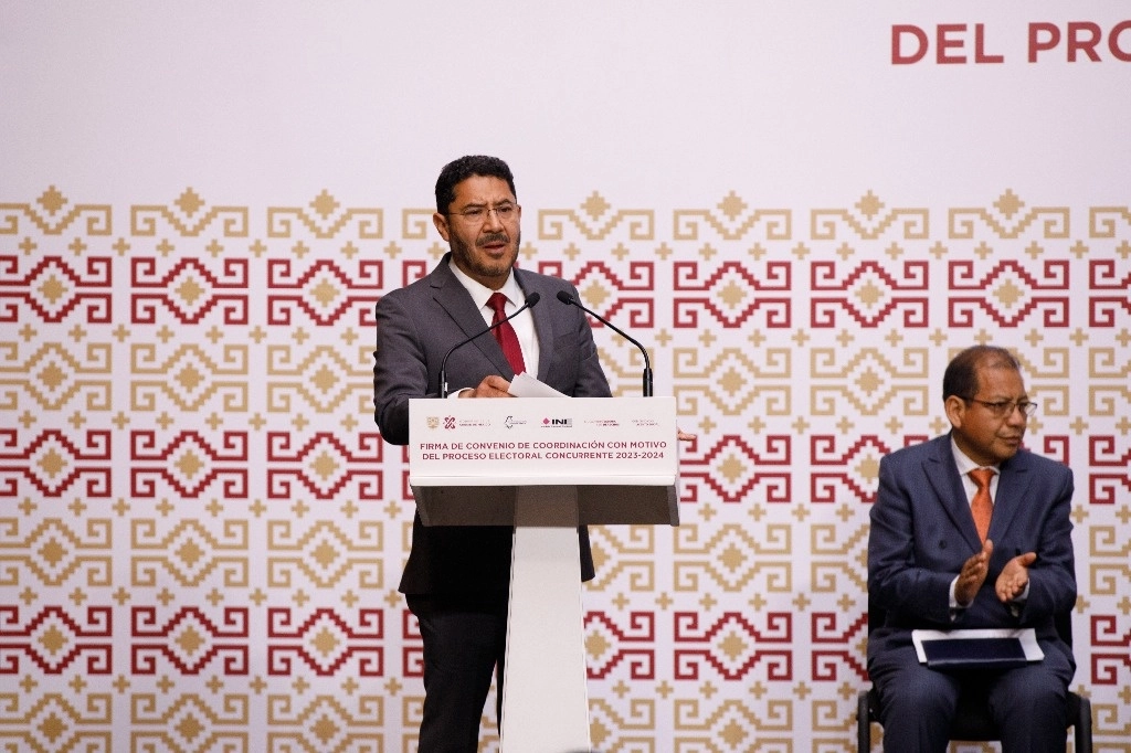 También hizo alusión a los alcaldes de oposición, quienes en días pasados convocaron a una conferencia, para hablar del proceso electoral y en contra de la abanderada de Morena, Clara Brugada, cuando siguen en sus cargos y están como candidatos en busca de la relección. Foto La Jornada / Pablo Ramos/ Archivo 