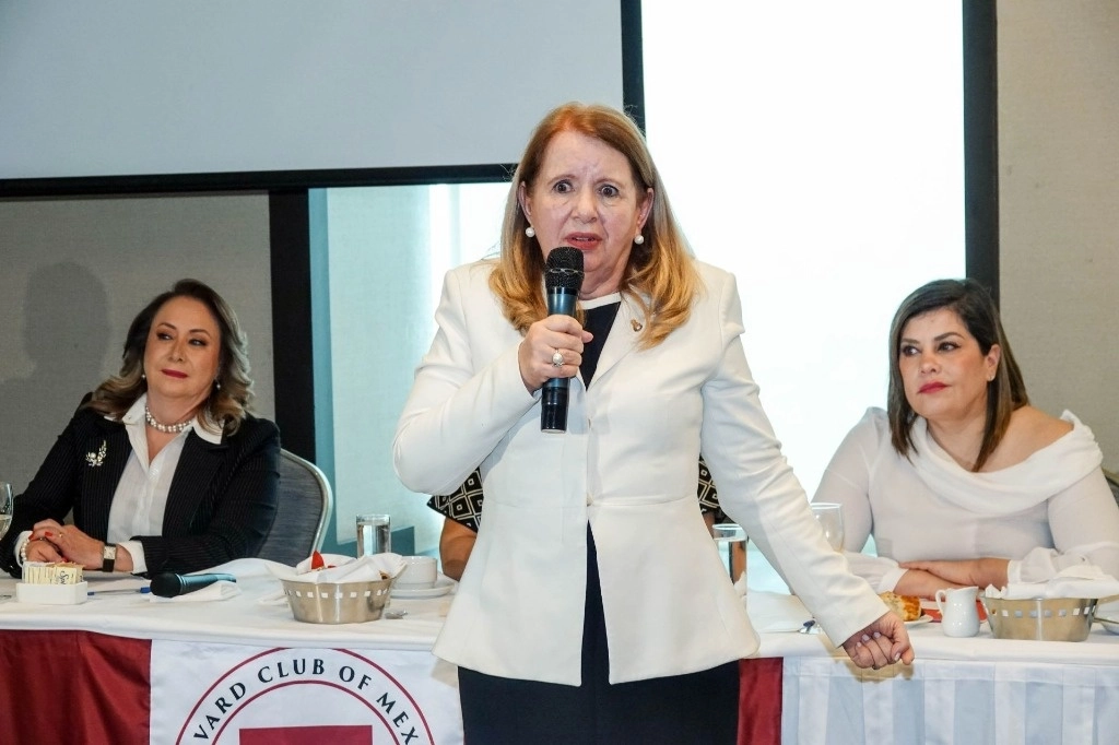 Al micrófono, la ministra de la Suprema Corte de Justicia de la Nación, Loretta Ortíz Ahlf. Foto Cuartoscuro / Archivo 