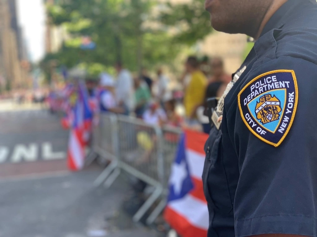 Un policía de Nueva York fue acusado de espionaje. Foto tomada de facebook.com/NYPD/?ref=page_internal