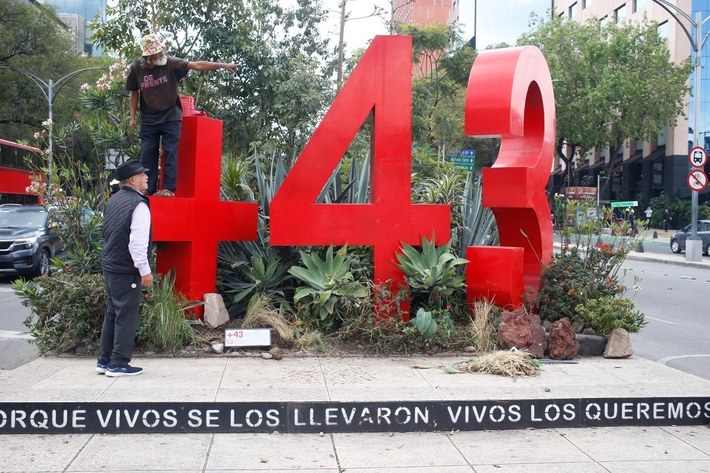 Abogados de militares detenidos por la desaparición de los 43 normalistas de Ayotzinapa acusaron a Segob de persecusión política. Foto José Antonio López / Archivo