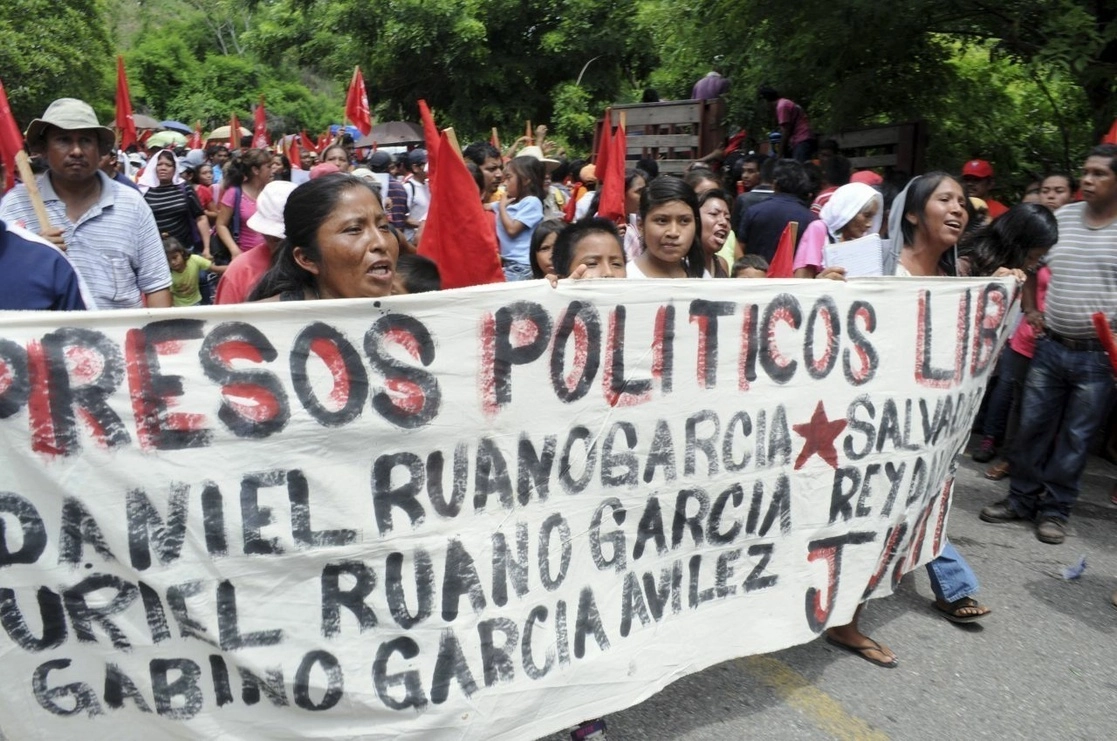 Manifestación de integrantes de la Organización Campesina de la Sierra del Sur, en Coyuca de Benítez, Guerrero. Foto Cuartoscuro / Archivo