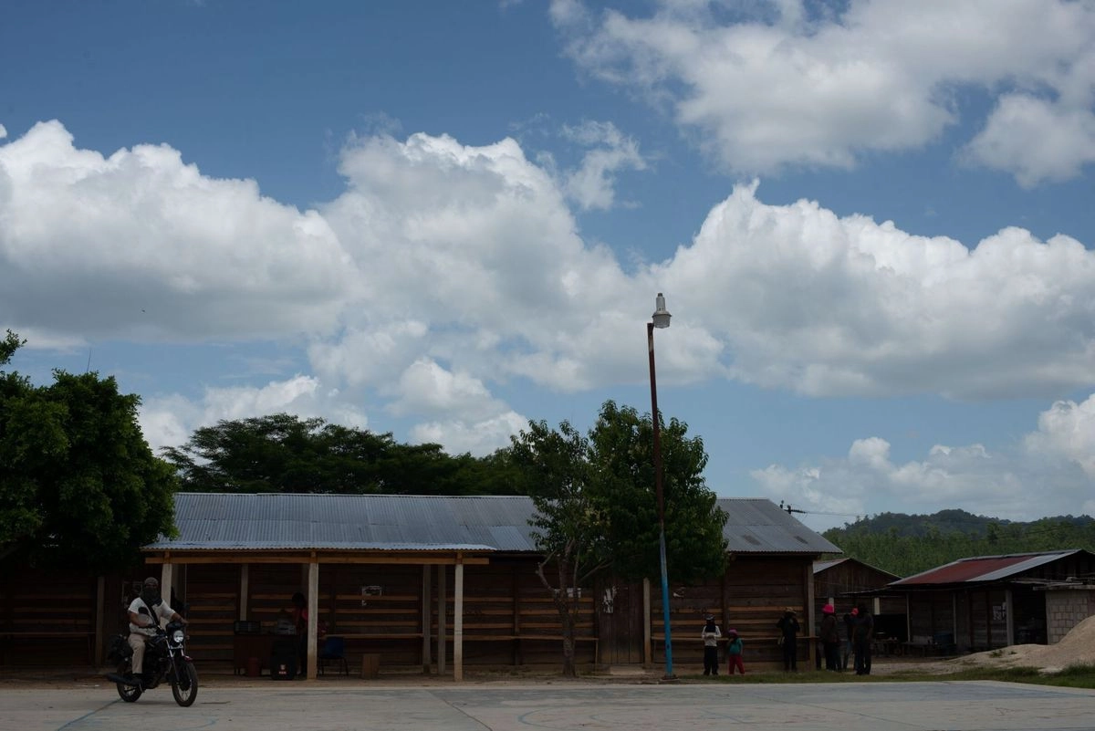El Centro de Derechos Humanos Frayba denunció las estrategias despojo del territorio recuperado por el EZLN  ubicado en la comunidad Dolores Hidalgo, del municipio oficial de Ocosingo. Foto 