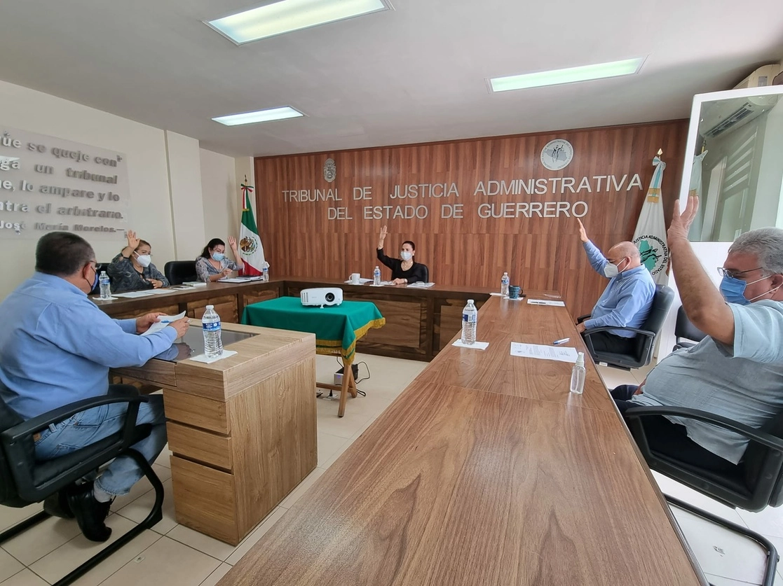 Sesión del Tribunal de Justicia Administrativa de Guerrero. Foto tomada del sitio de https://www.facebook.com/Tribunal-de-Justicia-Administrativa-del-Estado-de-Guerrero-826343050838042 / Archivo 