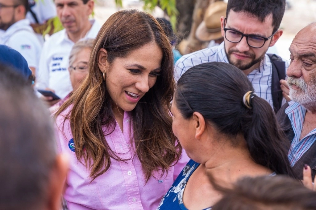 En bardas con la frase “#EsLibia”, ya se promueve la candidatura a la gubernatura de Guanajuato de la secretaria de Desarrollo Social y Humano, Libia García Muñoz Ledo, acusan. Foto tomada de Twitter @LibiaDennise