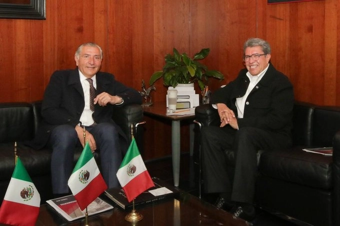 El secretario de Gobernación, Adán Augusto López, y el coordinador de Morena en el Senado, Ricardo Monreal. Imagen difundida por https://twitter.com/RicardoMonrealA