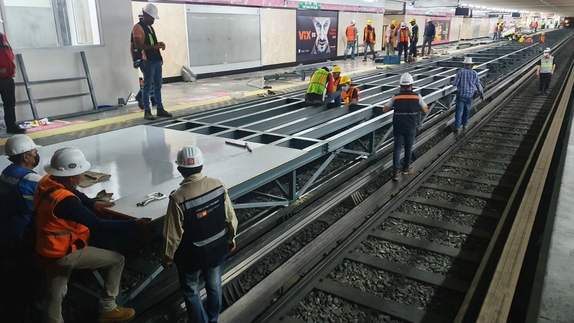 La estación Balderas de la Línea 1 es adaptada como terminal provisional a partir del lunes. Foto 'La Jornada'
