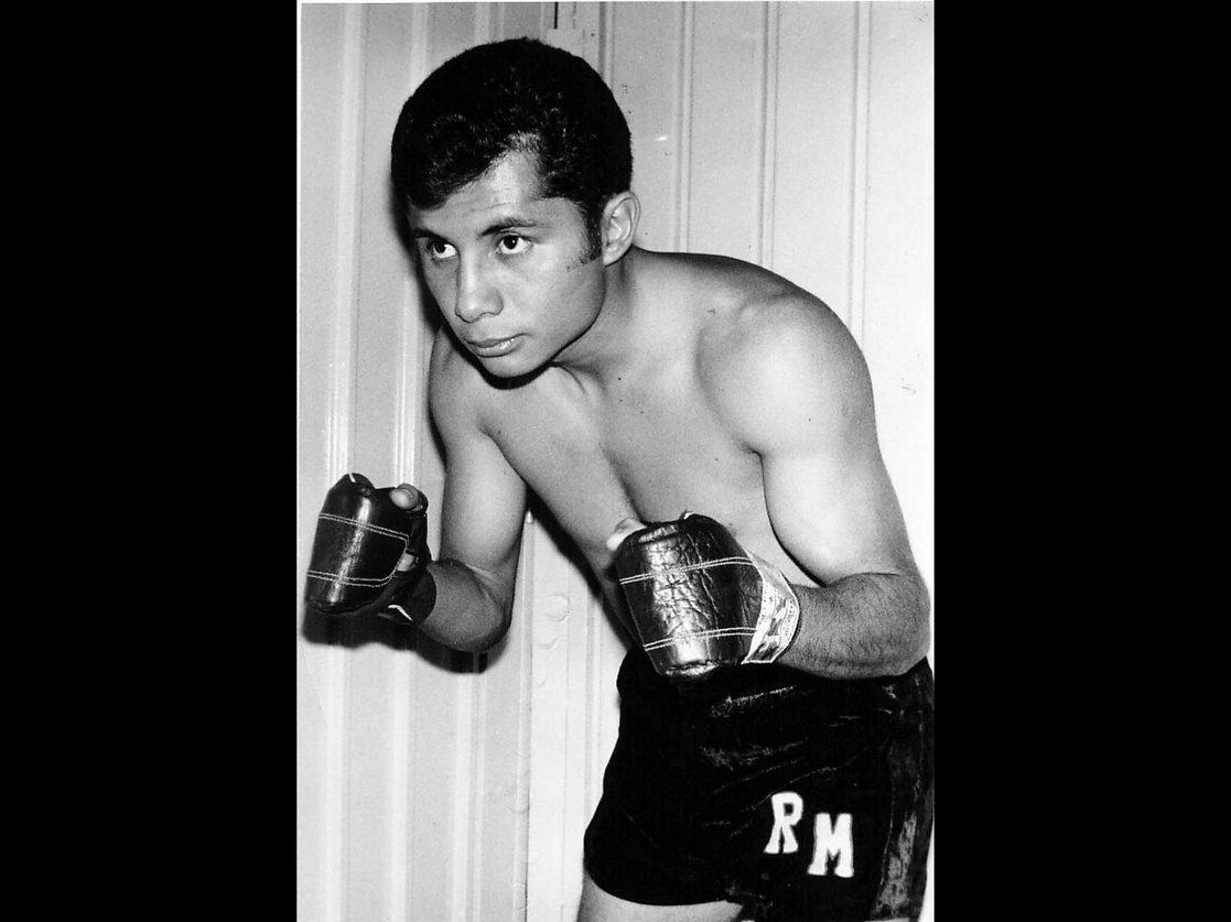 Rodolfo Martínez boxeó durante los 60 y 70, años gloriosos del peso gallo, cuando el 'Púas' Olivares, 'Chucho' Castillo, Rafael Herrera y 'Famoso Gómez' –puro peleador fino y bravo– disputaban mucho más que un título. Foto cortesía CMB