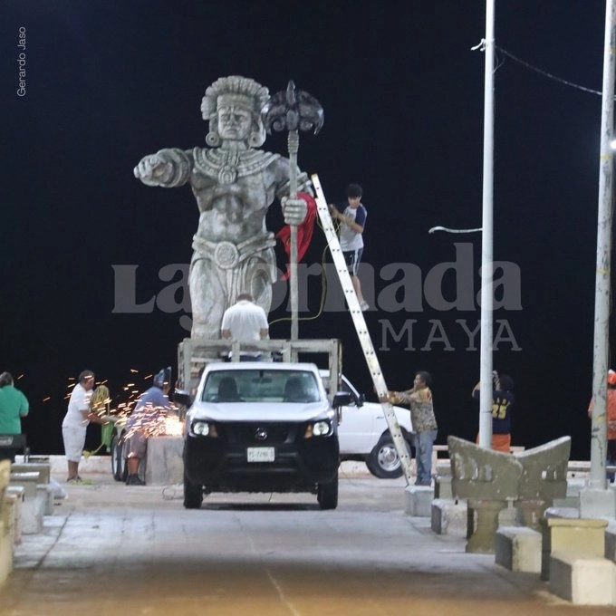 Traslado de la estatua del dios maya Chaac. Foto La Jornada Maya