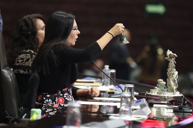 La SCJN aceptó ayer a trámite la controversia constitucional presentada por la presidenta de la mesa directiva de la Cámara de Diputados, la panista Laura Rojas, que impugna el decreto que faculta al Ejecutivo federal a utilizar a las fuerzas armadas en labores de seguridad pública. Foto José Antonio López / Archivo