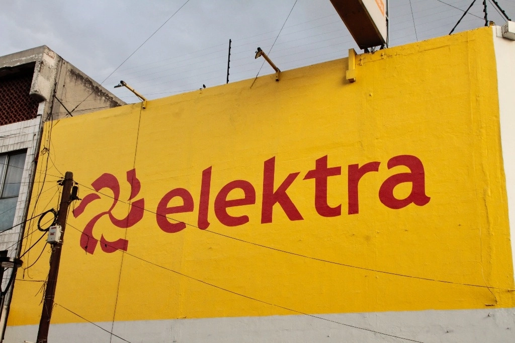 Elektra busca que la SCJN declare inconstitucionales diversos ordenamientos y así evitar pagos de créditos fiscales. Foto Germán Canseco / Archivo