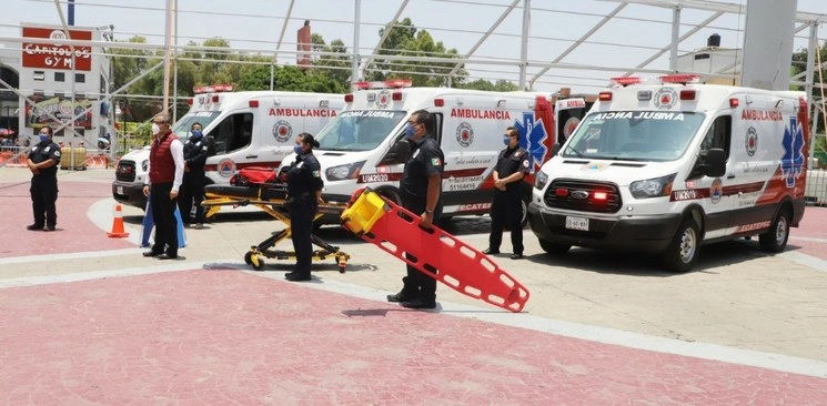Las tres nuevas ambulancias tienen equipamiento similar al utilizado por unidades de emergencia de Chicago, Estados Unidos. Foto La Jornada
