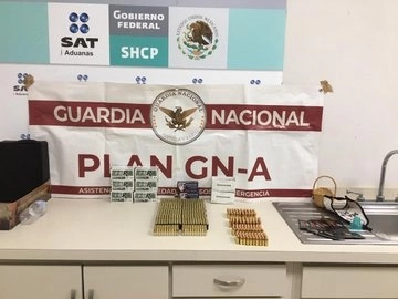 La Guardia Nacional decomisó el arsenal. Foto @SATMX