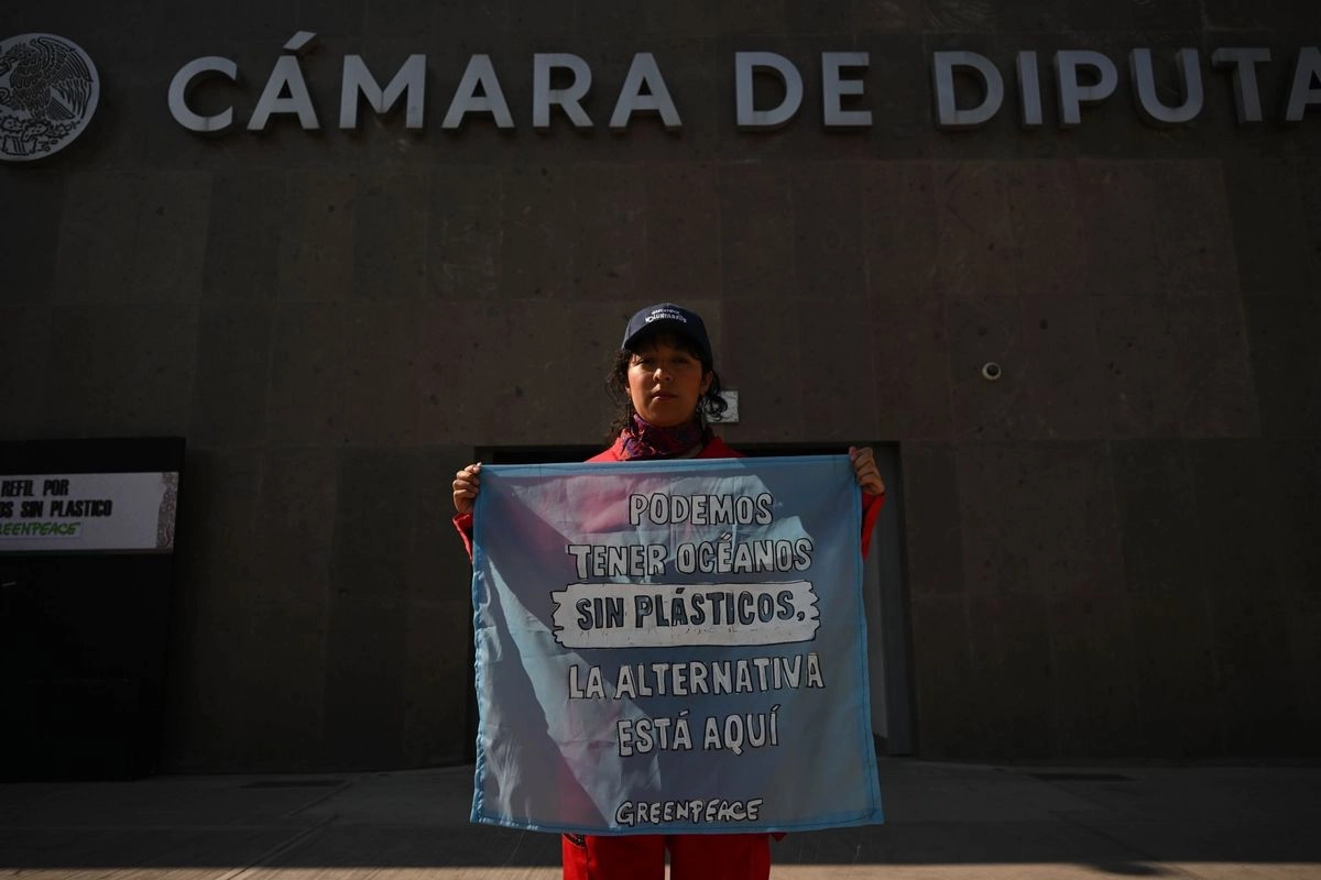 Las iniciativas presentadas por algunos partidos “no imponen  responsabilidad real” a las grandes empresas contaminadoras y no establecen sanciones claras ni obligaciones específicas, además de que no contempla mecanismos de participación pública, destacó Greenpeace