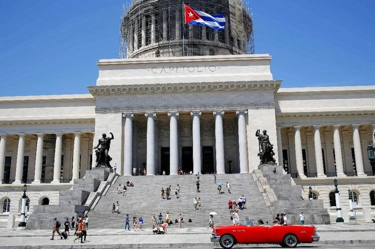 Cuba no cumplió con los pagos de 2019 de su deuda renegociada con los países occidentales, una señal que pone en peligro un acuerdo con los acreedores del Club de París, se informó. Foto Ap / Archivo