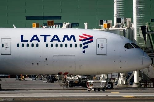 LATAM Airlines informó el lunes pérdidas por 769.6 millones de dólares en el segundo trimestre del años. Foto Afp / Archivo