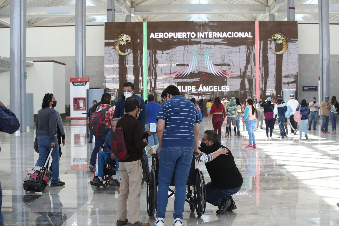 Aeroméxico anunció que a partir de la segunda quincena de agosto incrementará sus vuelos desde y hacia el AIFA. Foto Luis Castillo / Archivo 