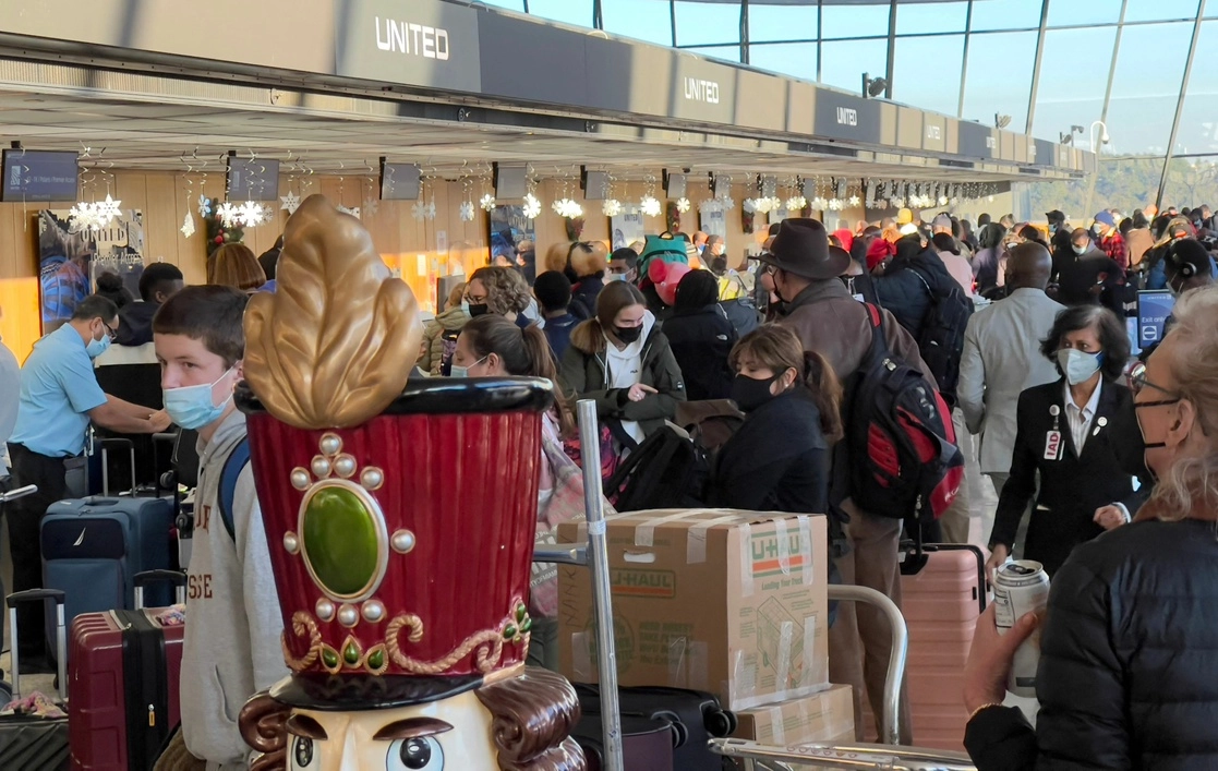 United Airlines y Delta anunciaron que suspendieron decenas de vuelos en el día de Nochebuena. En la imagen, el aeropuerto de Dulles, Virginia. Foto Afp / Archivo