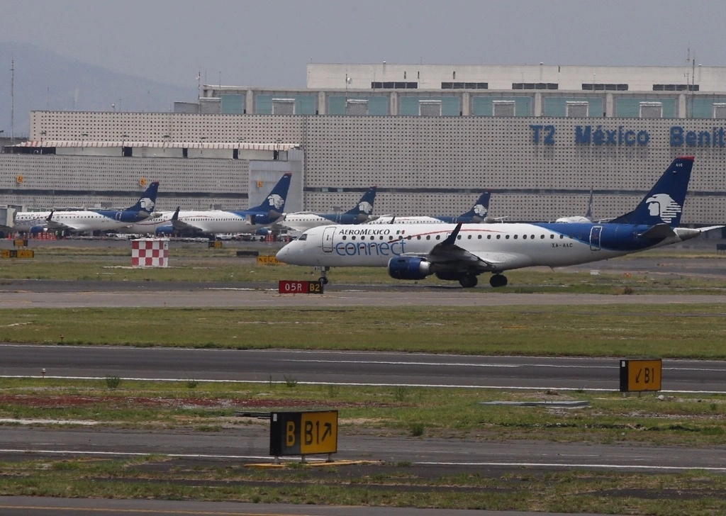 Aviones de la aerolínea Aeroméxico en imagen de archivo. Foto Guillermo Sologuren