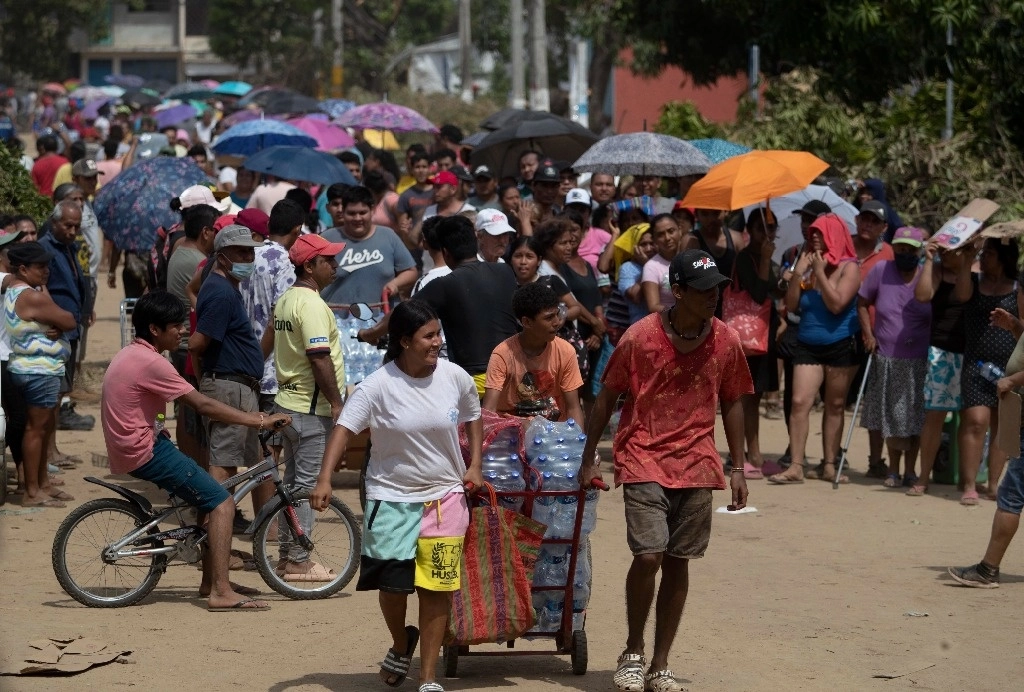 Miles de personas sufren los estragos que dejó el huracán ‘Otis’ en Acapulco, Guerrero. Foto Alfredo Domínguez