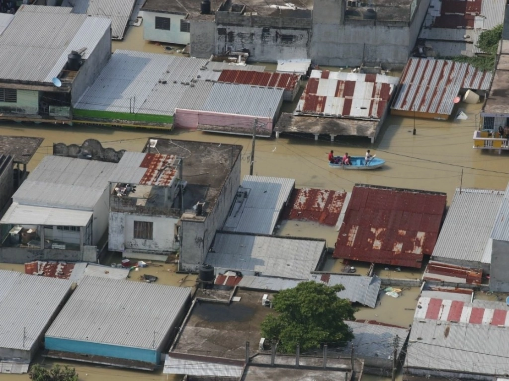 El costo sobre las inundaciones en Tabasco aún no se tiene una estimación de pérdidas en las aseguradoras, señaló AMIS. Foto Cuartoscuro