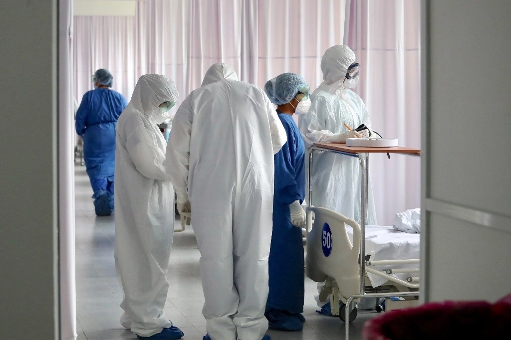 Aseguradoras cubrieron gastos médicos por 59 mil 541 millones de pesos durante dos años de pandemia. Foto Luis Castillo / Archivo 