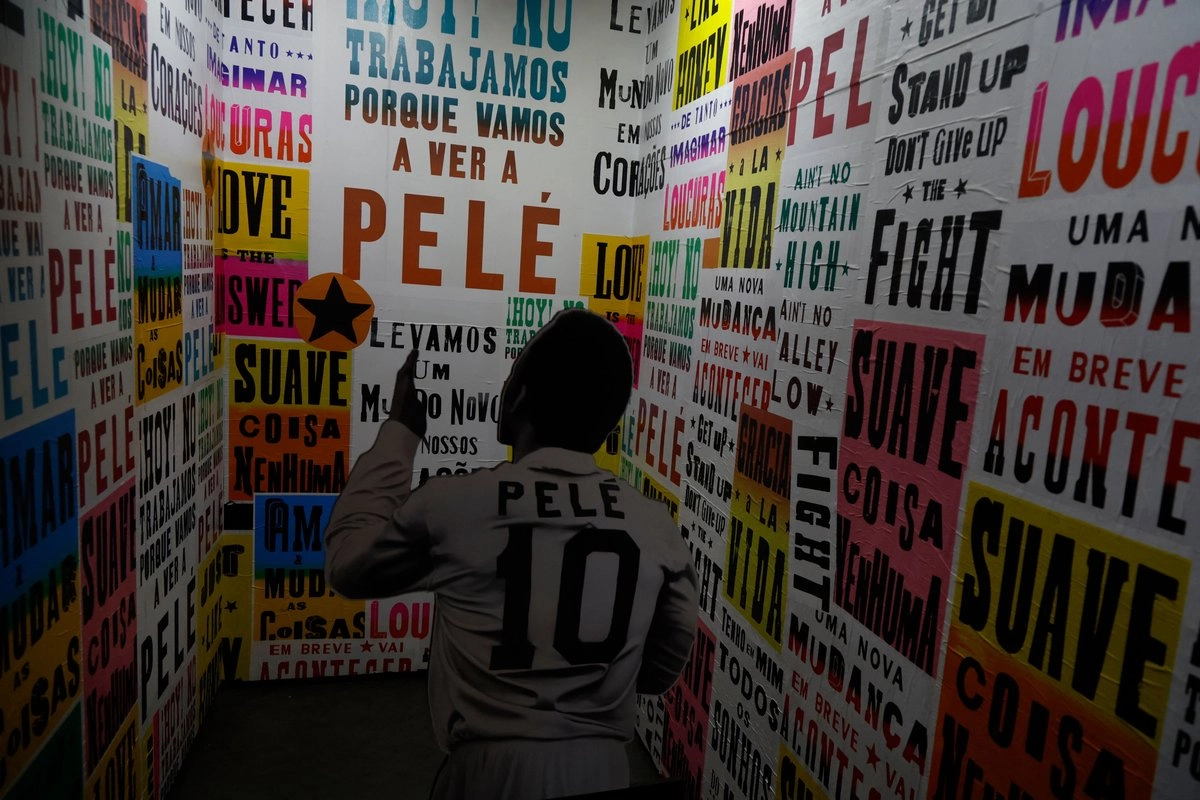 Detalles en el Museo Pelé después del anuncio de la adquisición de la marca de la leyenda del fútbol brasileño Pelé por NR Sports en Santos, Sao Paulo, Brasil, el 25 de noviembre de 2025. Foto
