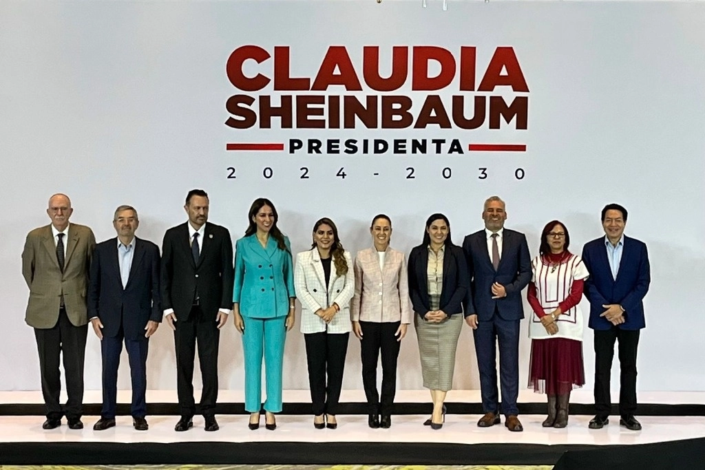  Claudia Sheinbaum, la virtual presidenta electa, en conferencia de prensa posterior al encuentro con gobernadoras y gobernadores de la Región Occidente (Colima, Guanajuato, Guerrero, Michoacán y Querétaro), en el Hotel Courtyard Mexico City Revolución, en la Ciudad de México, el 7 de agosto de 2024. Foto Luis Castillo