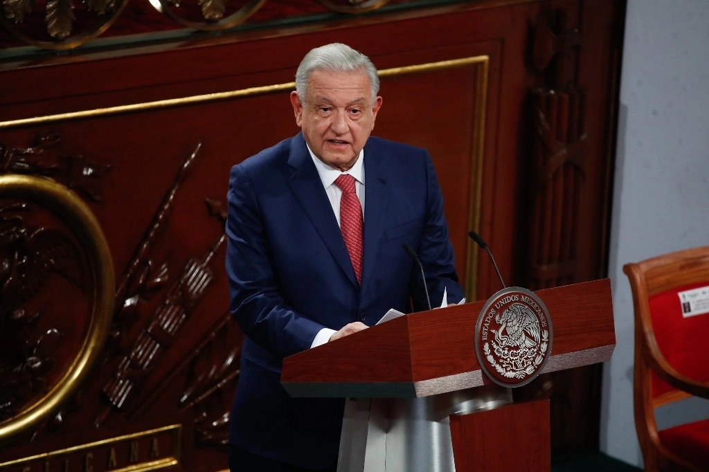 El presidente Andrés Manuel López Obrador agradeció la “solidaridad de mandatarios, dirigentes y organizaciones civiles de distintos países y del nuestro tras el asalto a la Embajada de México en Ecuador”. Foto Cristina Rodríguez / Archivo