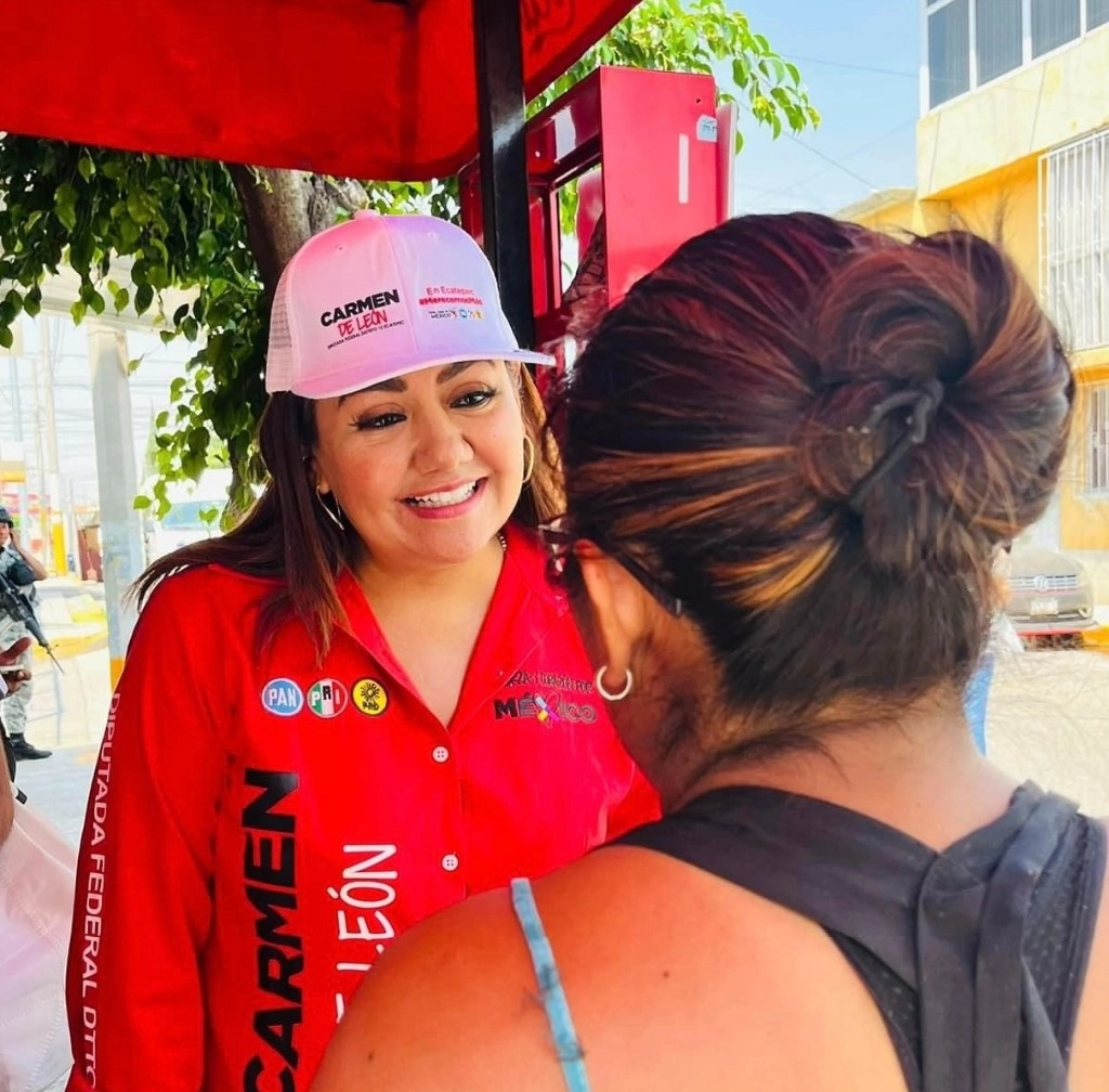 Carmen de León Martínez, candidata a diputada federal por el Distrito 10 con cabecera en Ecatepec. Foto La Jornada 
